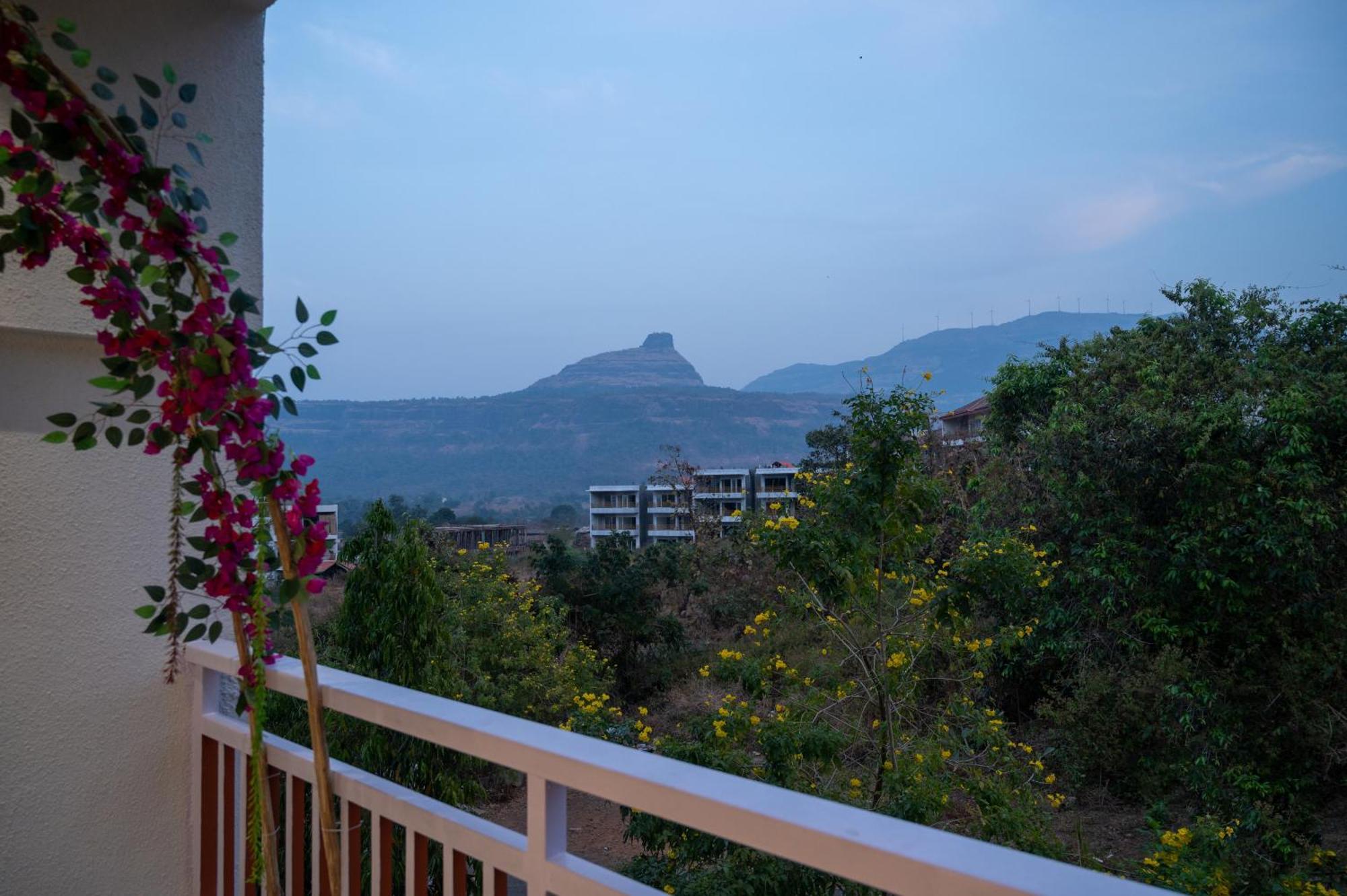 La Mira Casa Karjat Villa Exterior photo
