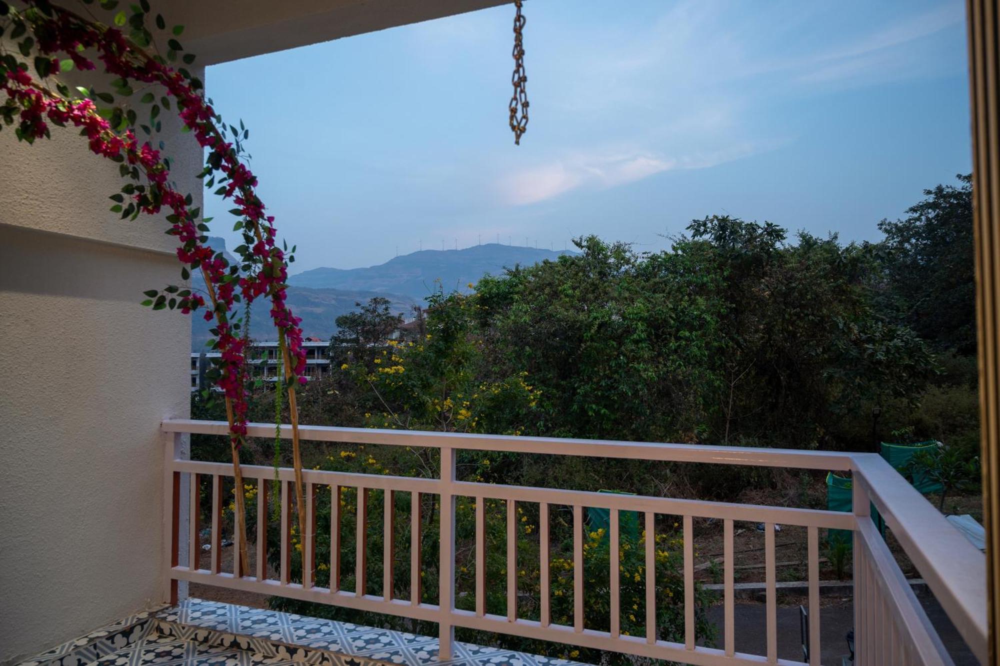 La Mira Casa Karjat Villa Exterior photo